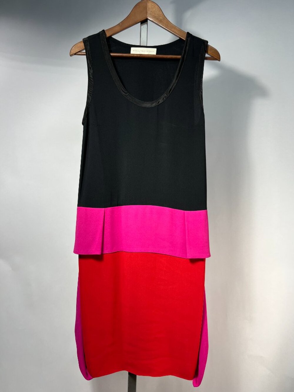 STELLA MCCARTNEY Colorblock Shift Sleeveless Dress in Black Red and Pink 10 NWT